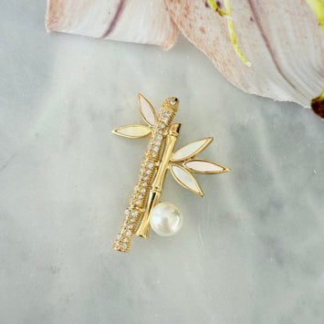 Simple shell bamboo brooch