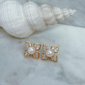 Pearl four leaf earrings