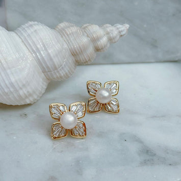 Pearl four leaf earrings