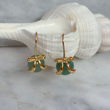 Hanging green bow earrings