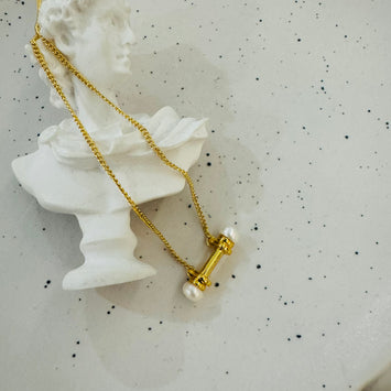 Double pearl necklace