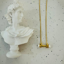 Double pearl necklace