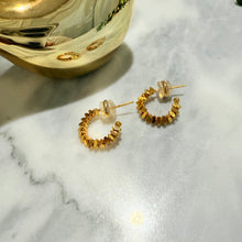Designed plain earrings