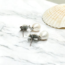 Pearl & Bloom Drop Earrings