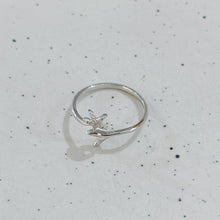 Tail and star ring