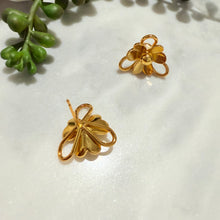 Three leaves flower earrings