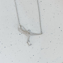 Sliver bow necklace