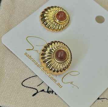 Shell shape earrings