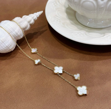 Dangling lucky clover necklace