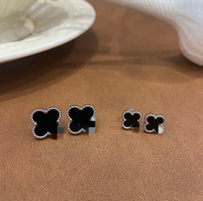 Large lucky clover earring