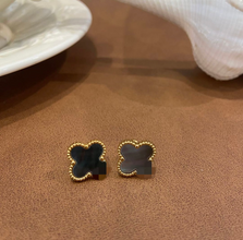 Large lucky clover earring