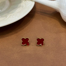 Large lucky clover earring