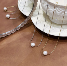 Single fresh water pearl necklace