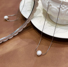 Single fresh water pearl necklace