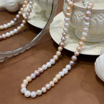 Classic colourful pearl necklace
