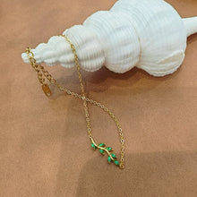 Green leaf bracelet