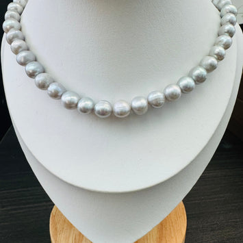 Grey fresh water pearl necklace
