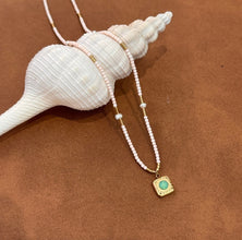 Green stone and fresh water pearl necklace