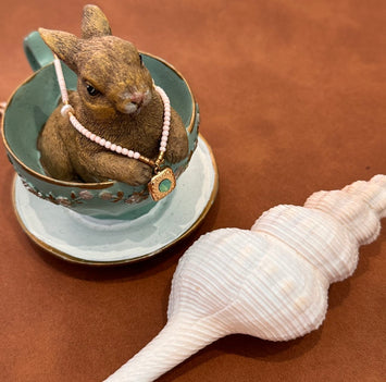 Green stone and fresh water pearl necklace