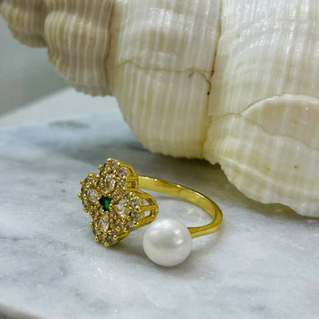 Green stone with pearl ring