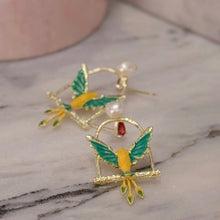 Pearl with bird earrings