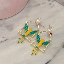 Pearl with bird earrings