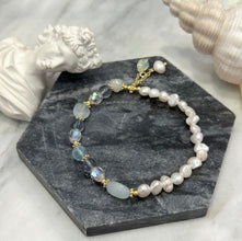 Crystal with fresh water pearl bracelet