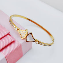 Waterproof Dainty Shell Bangle