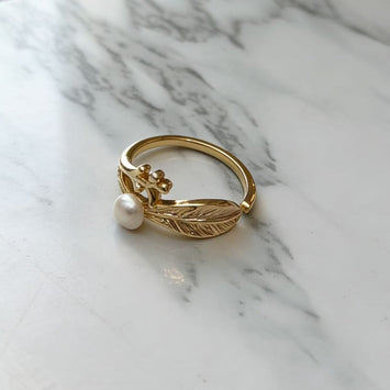 Leaf & Pearl Ring