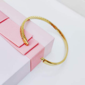 Stainless Steel Floral Lace Slim Bangle