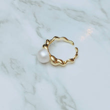 Gold Twisted Pearl Ring