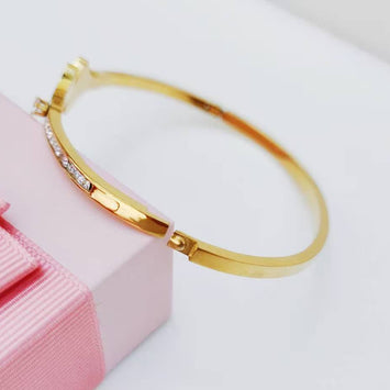 Waterproof Dainty Shell Bangle