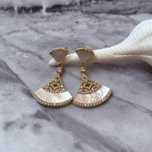 Shell Fan Earrings